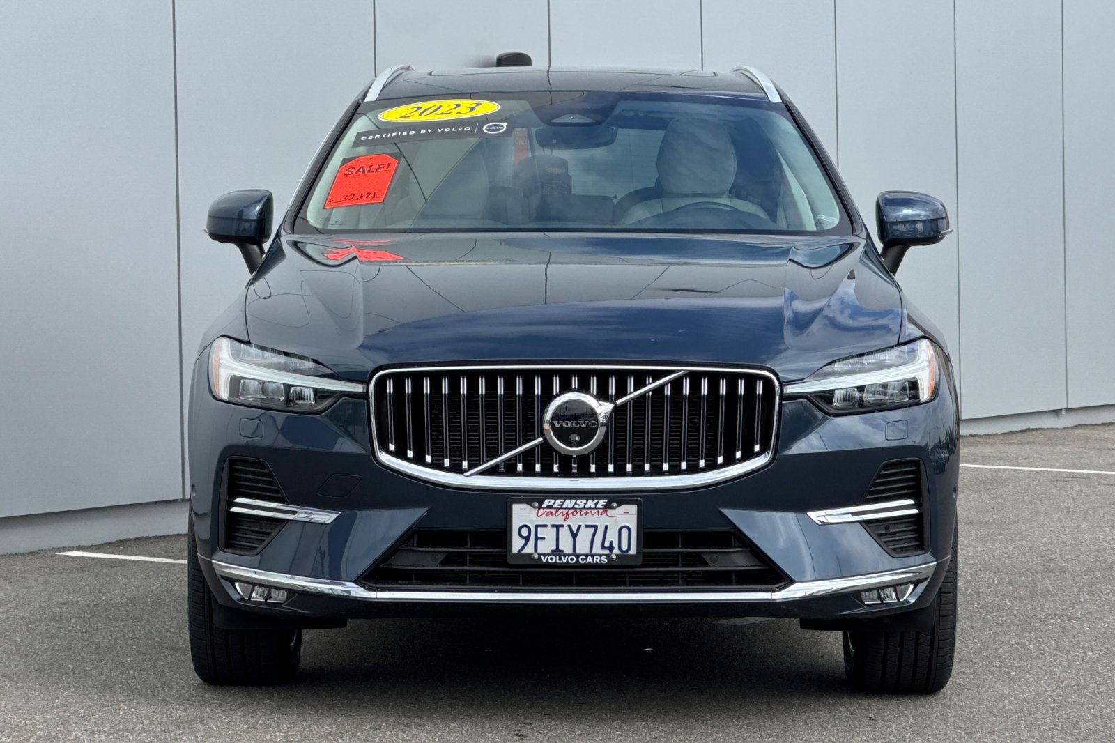 Used 2023 Volvo XC60 B5 Plus image 8