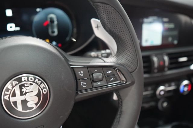 New 2025 Alfa Romeo Giulia AWD w/ Driving Assist Package image 22