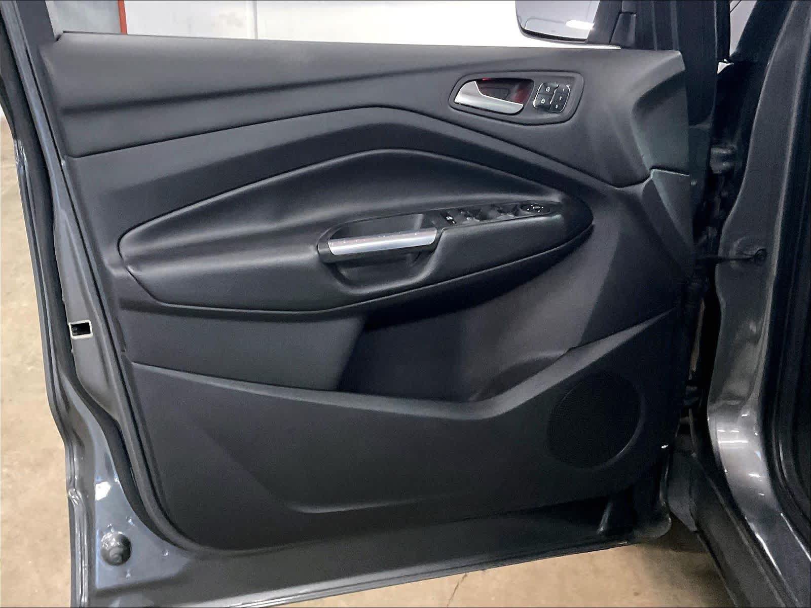 Used 2014 Ford Escape Titanium w/ Equipment Group 401A FWD image 23