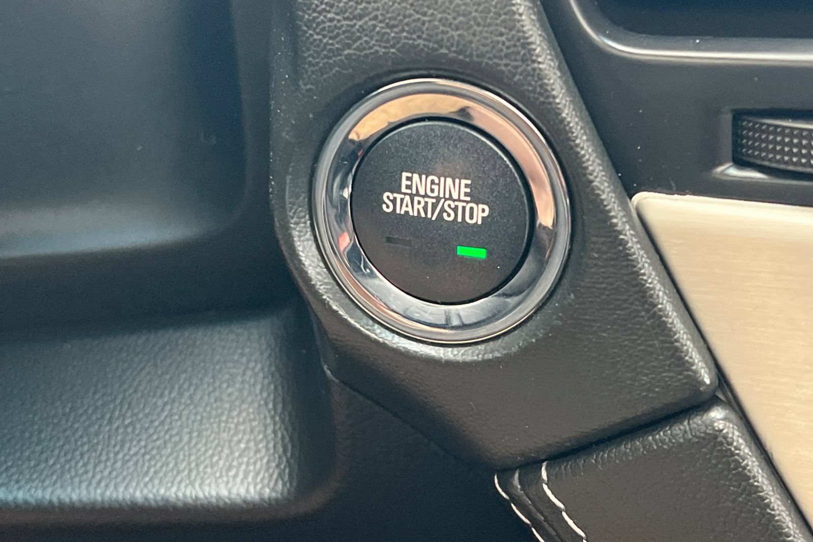 Used 2018 GMC Yukon XL Denali w/ Denali Ultimate Package AWD/4WD image 22