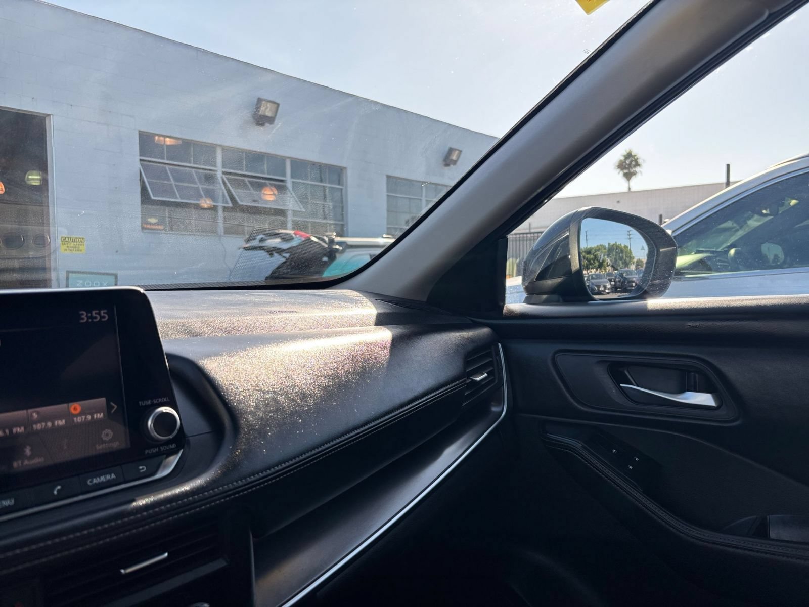 Used 2025 Nissan Rogue SV FWD image 36