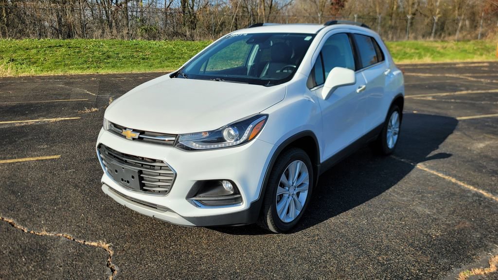Used 2018 Chevrolet Trax Premier w/ LPO, Cargo Package image 5