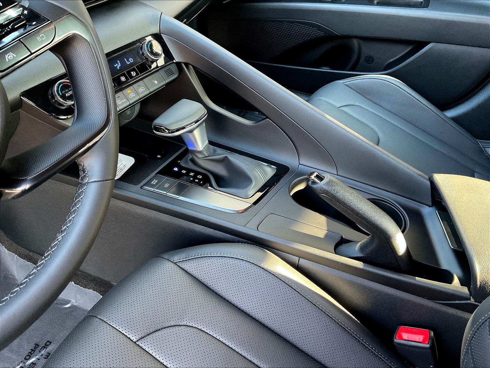 New 2026 Hyundai Elantra SEL Sport FWD image 12