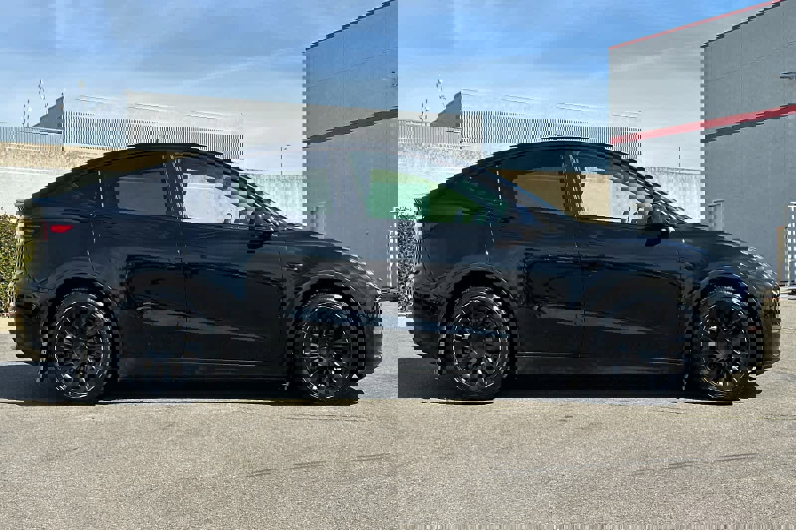 Used 2021 Tesla Model Y Long Range image 6