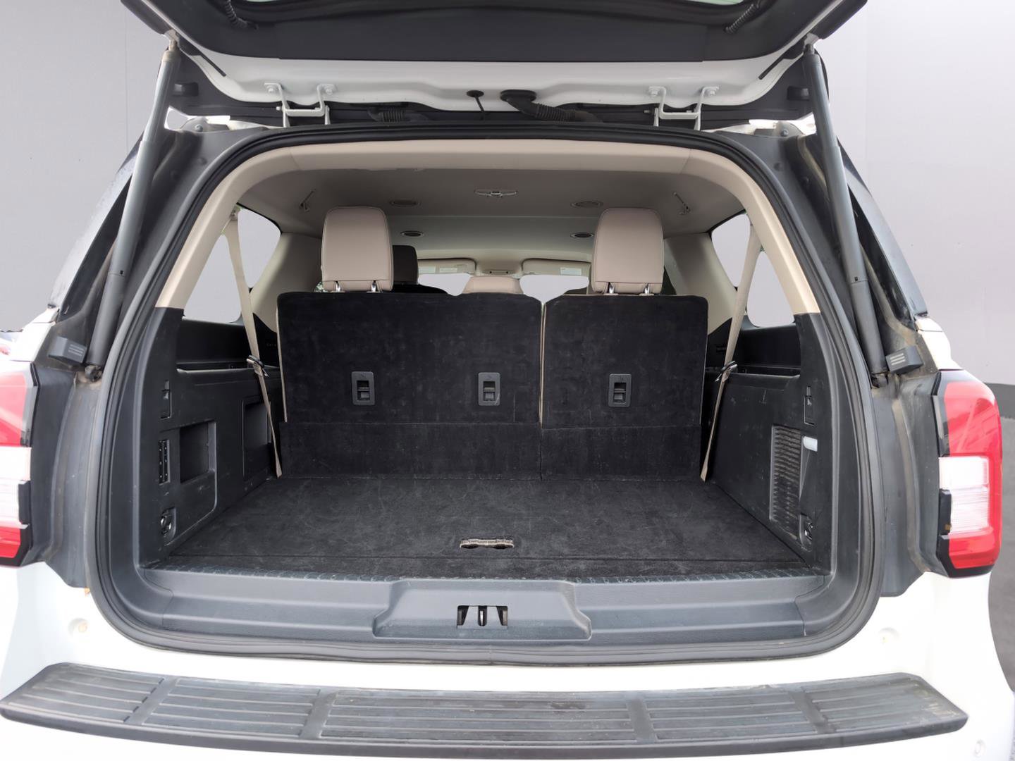 Used 2024 Ford Expedition Max XLT AWD/4WD image 10