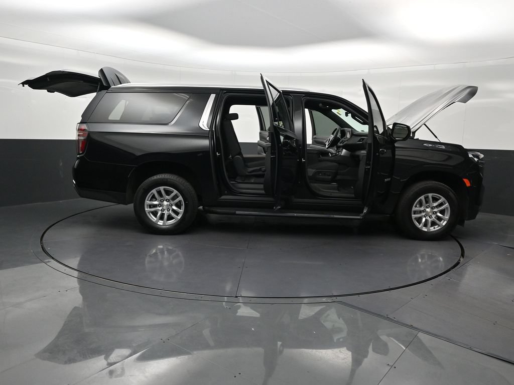 Used 2024 Chevrolet Suburban LS RWD image 33