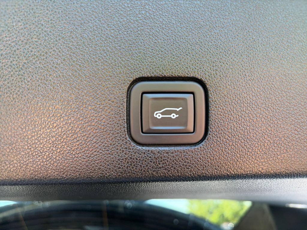 Certified 2024 Cadillac XT6 Premium Luxury w/ LPO, Floor Liner Package AWD/4WD image 36