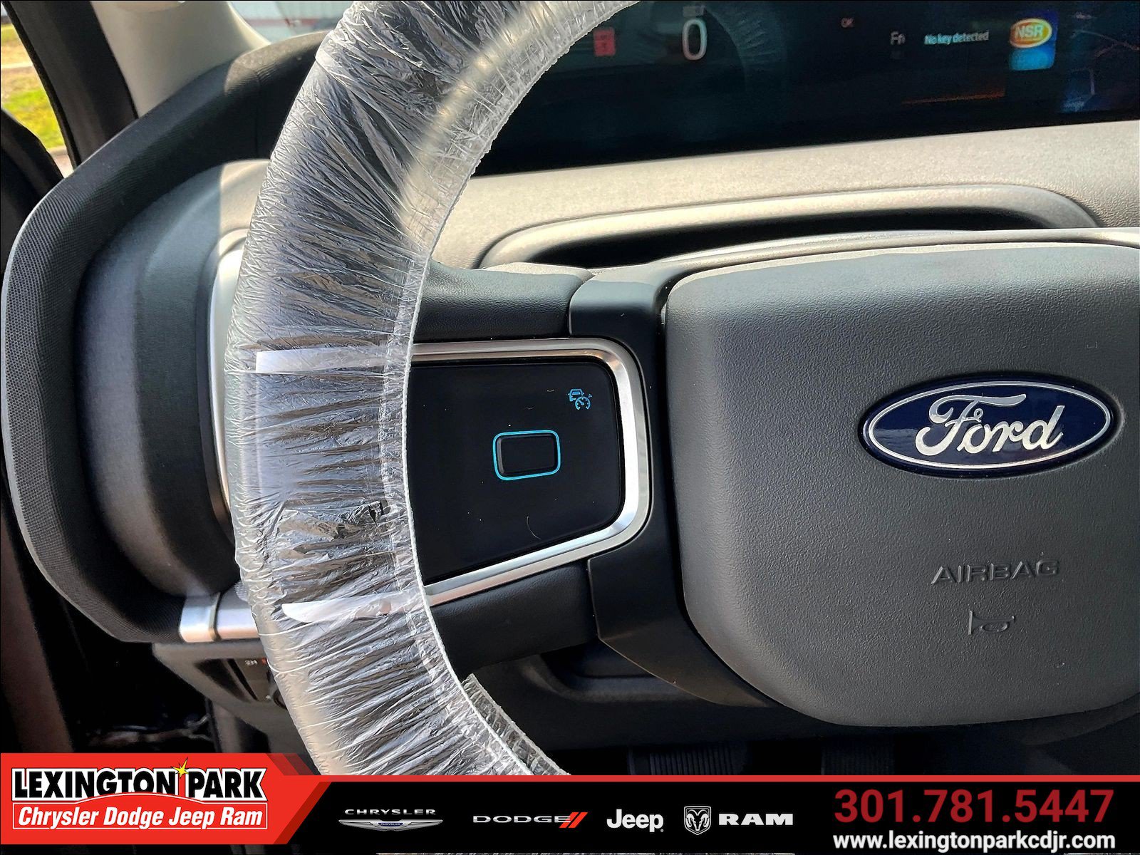 Used 2025 Ford Expedition Max Active AWD/4WD image 11