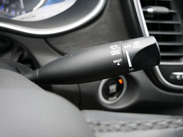 Used 2016 Chrysler 200 Limited image 28