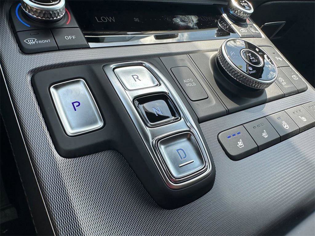 Used 2024 Hyundai Palisade Calligraphy image 24