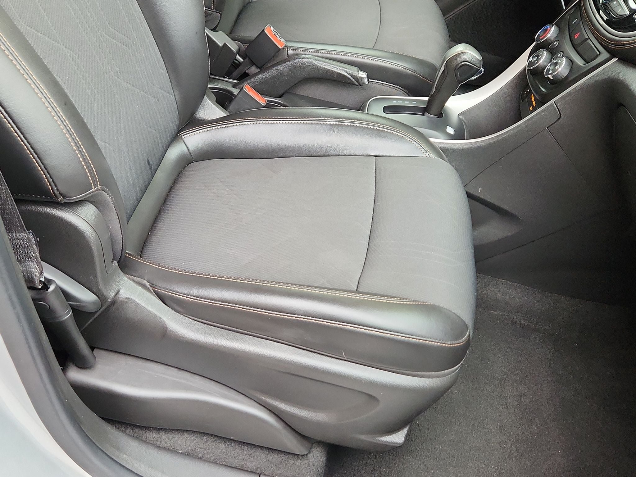 Used 2021 Chevrolet Trax LT AWD/4WD image 13