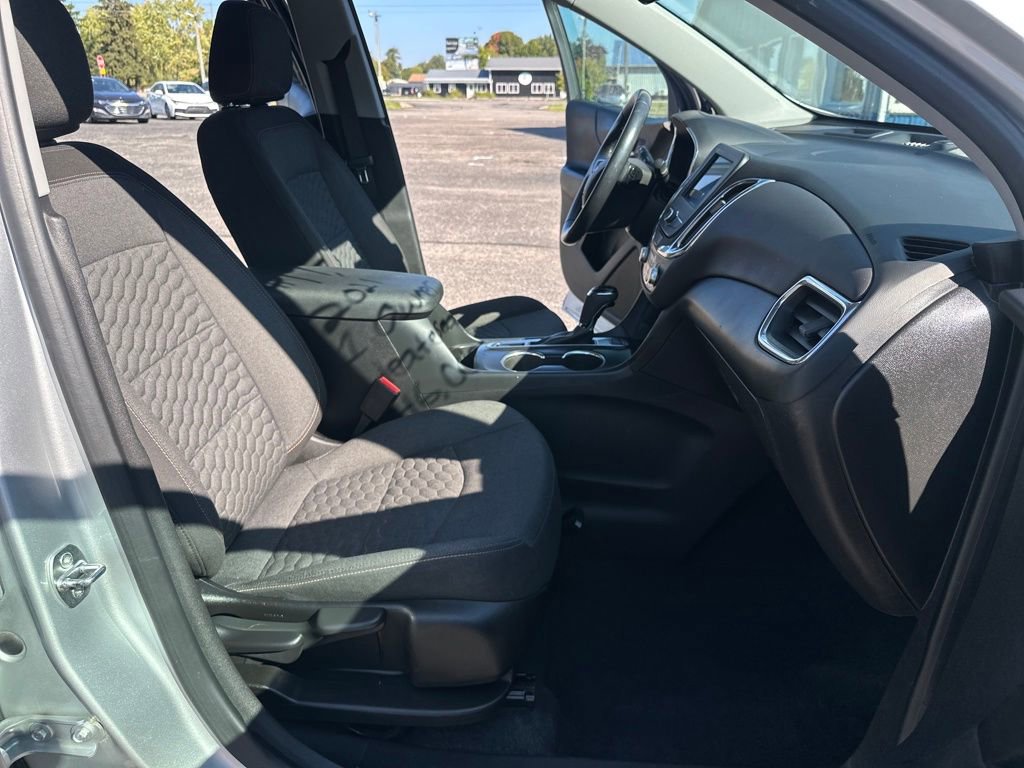 Used 2021 Chevrolet Equinox LT w/ Driver Convenience Package image 33