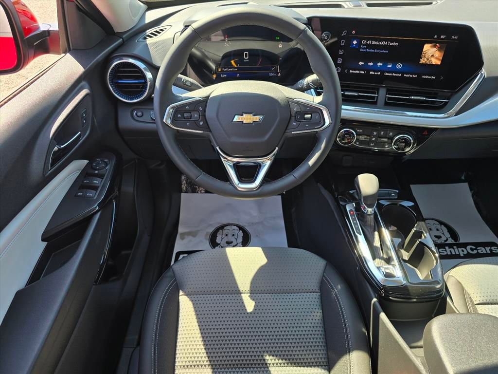 New 2026 Chevrolet Trax LT w/ Sunroof Package FWD image 4