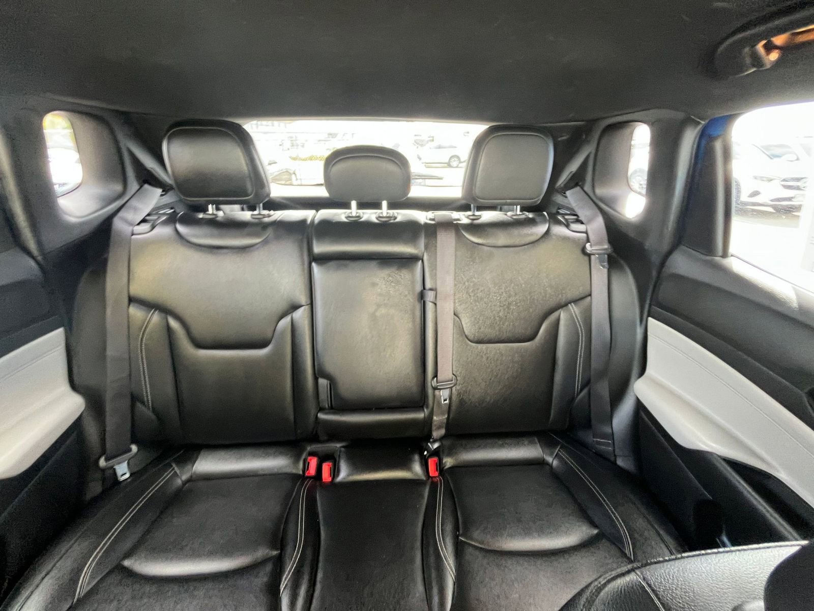 Used 2025 Jeep Compass Limited image 39