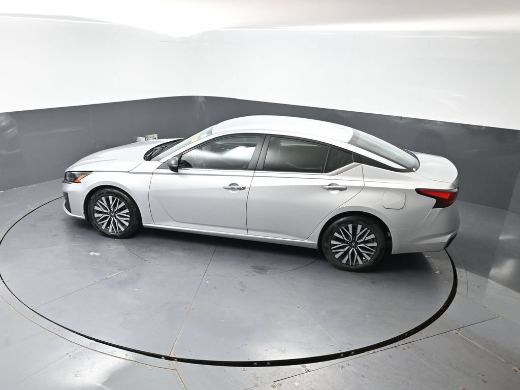 Used 2024 Nissan Altima 2.5 SV FWD image 58