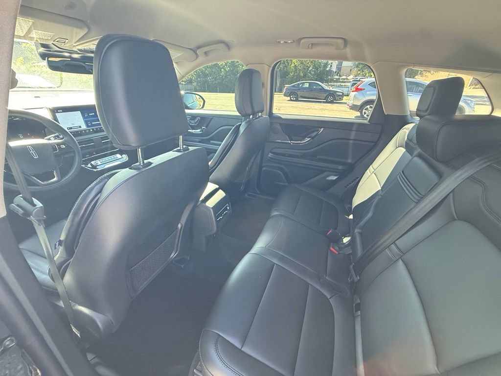 Used 2025 Lincoln Corsair AWD image 25