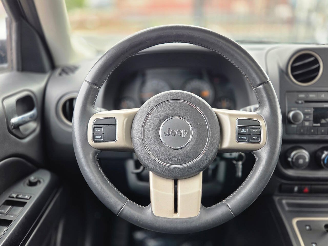 Used 2016 Jeep Patriot 75th Anniversary w/ Power Value Group FWD image 9
