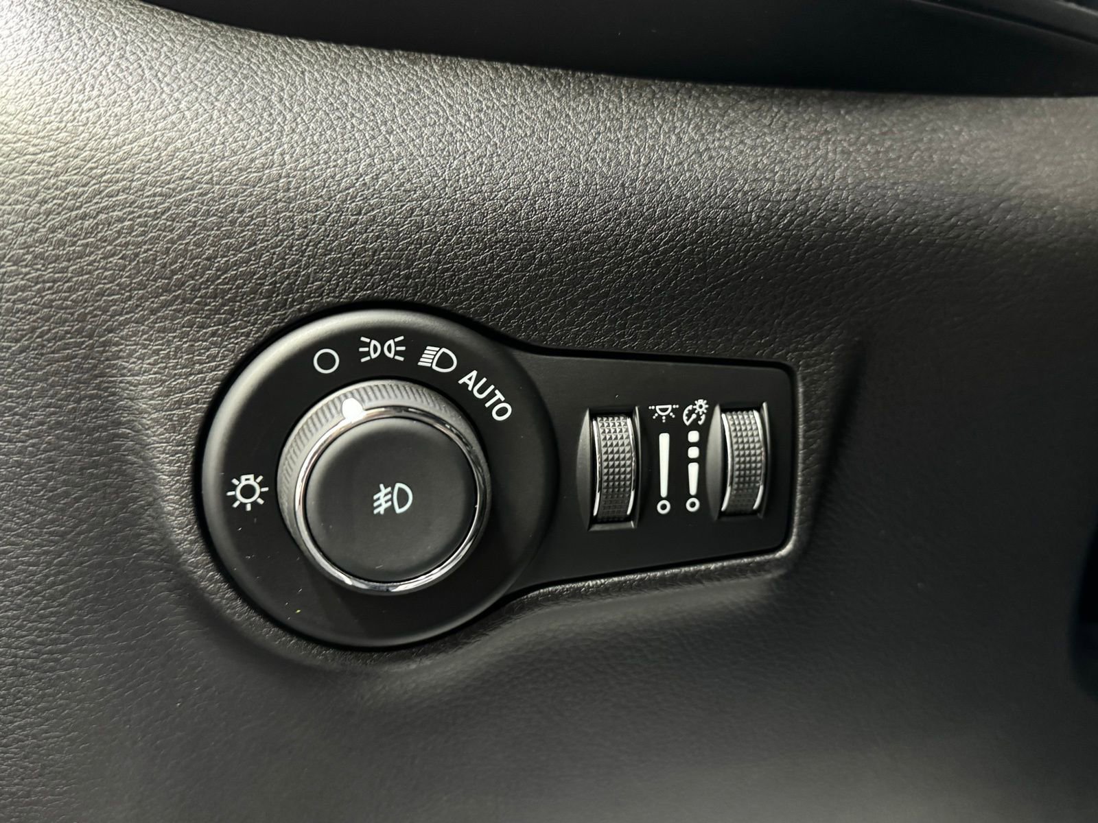 Used 2024 Jeep Compass Trailhawk w/ Trailhawk Convenience Group image 21