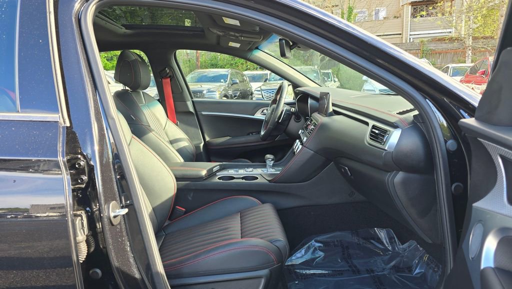 Used 2023 Genesis G70 2.0T w/ Sport Prestige Package image 10