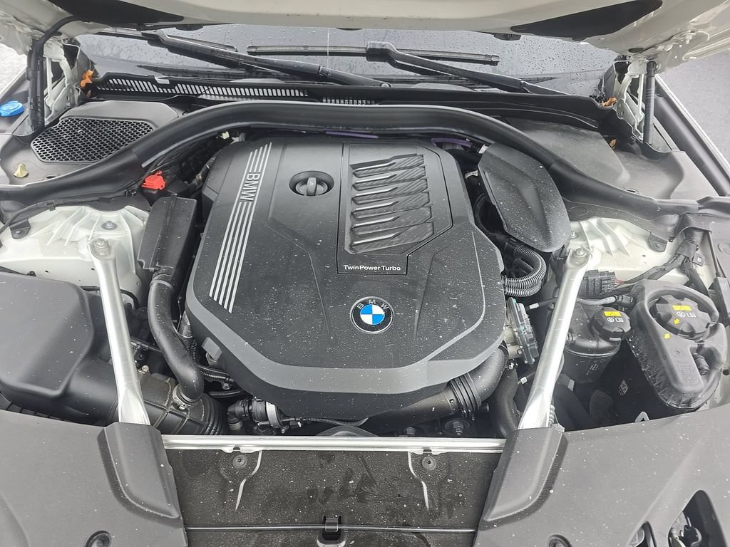 Used 2023 BMW 540i w/ M Sport Package RWD image 10