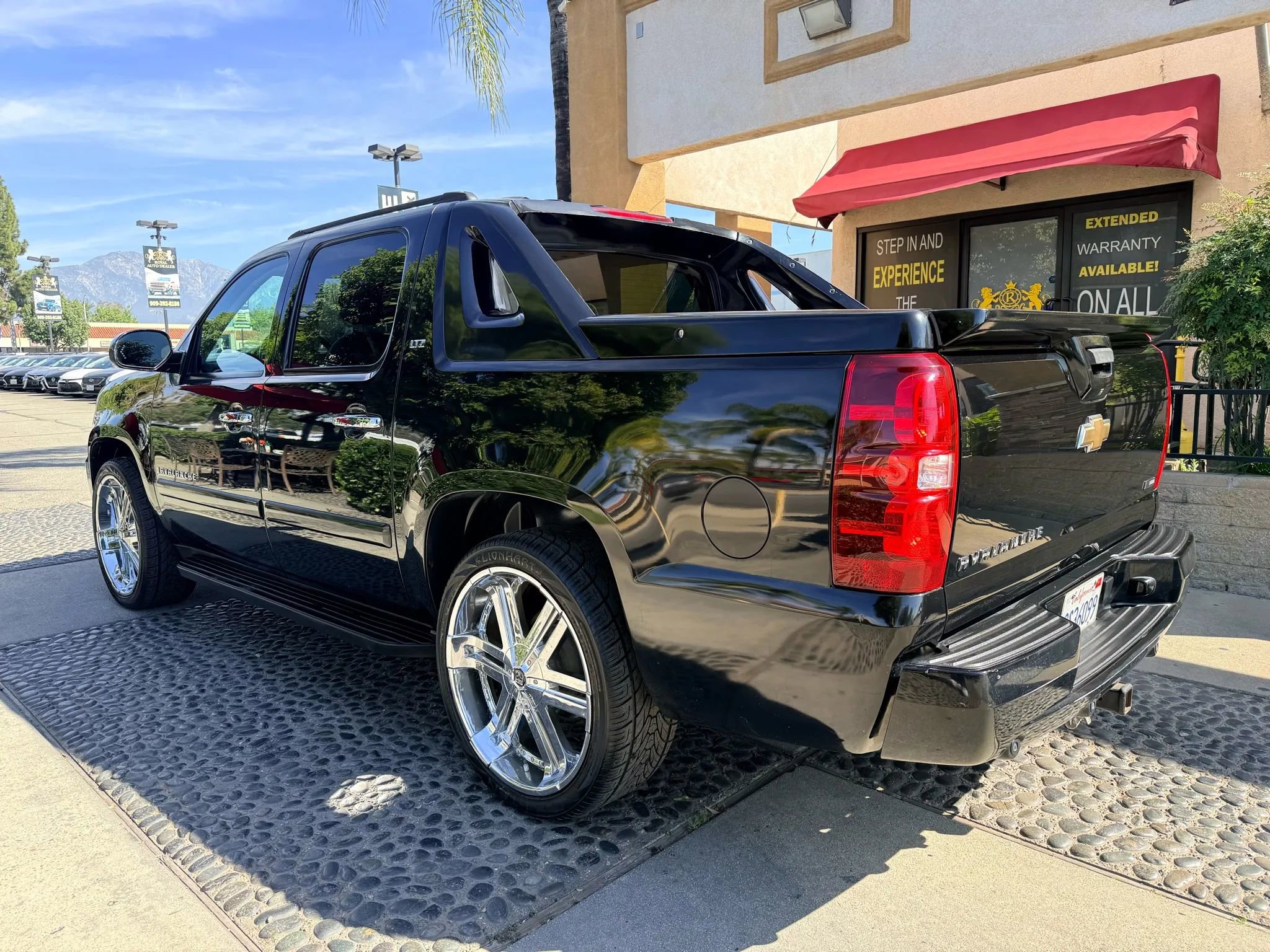 Used 2008 Chevrolet Avalanche LTZ w/ LTZ Preferred Equipment Group image 10