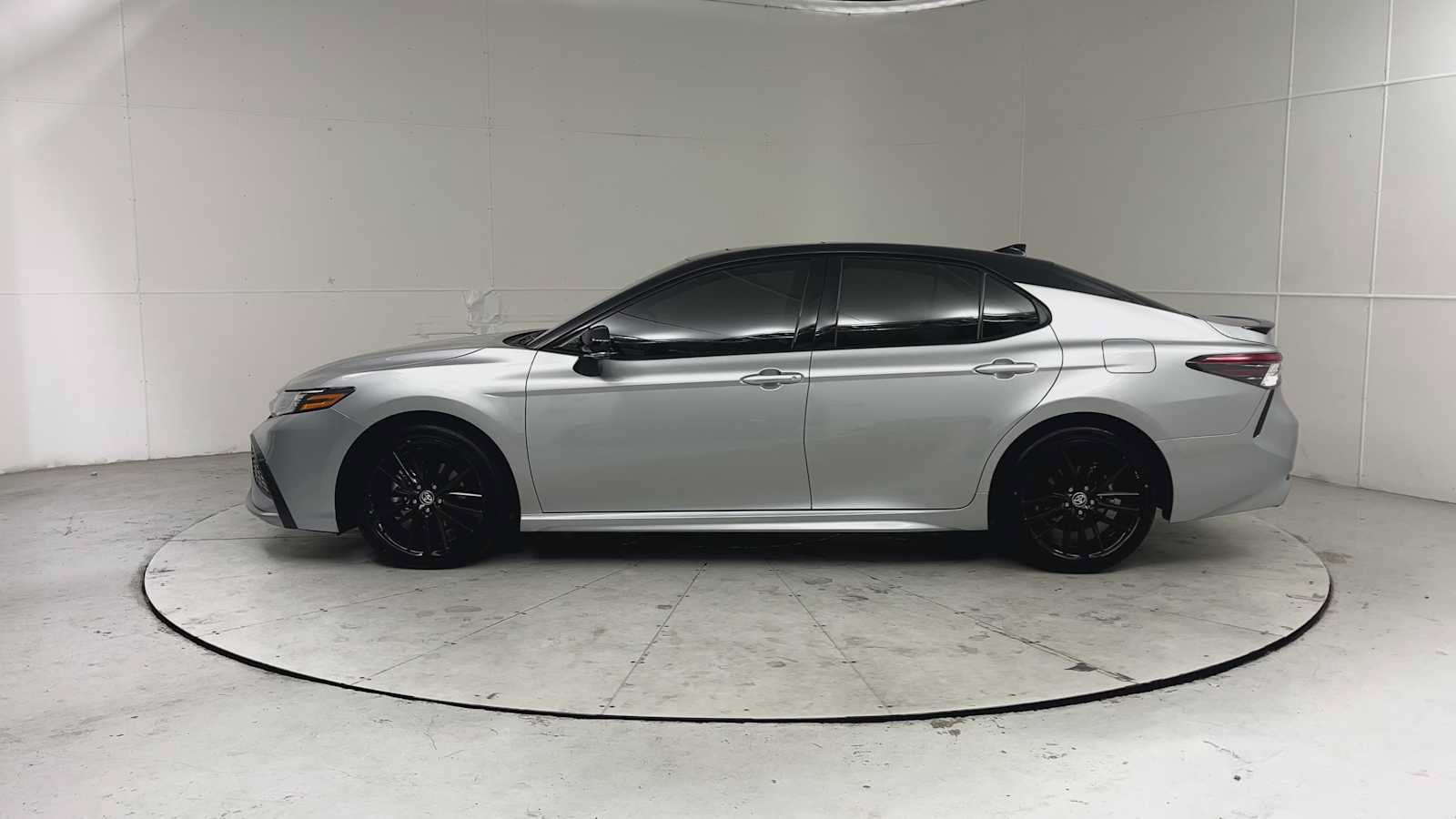 Used 2024 Toyota Camry XSE w/ Navigation Package FWD image 5