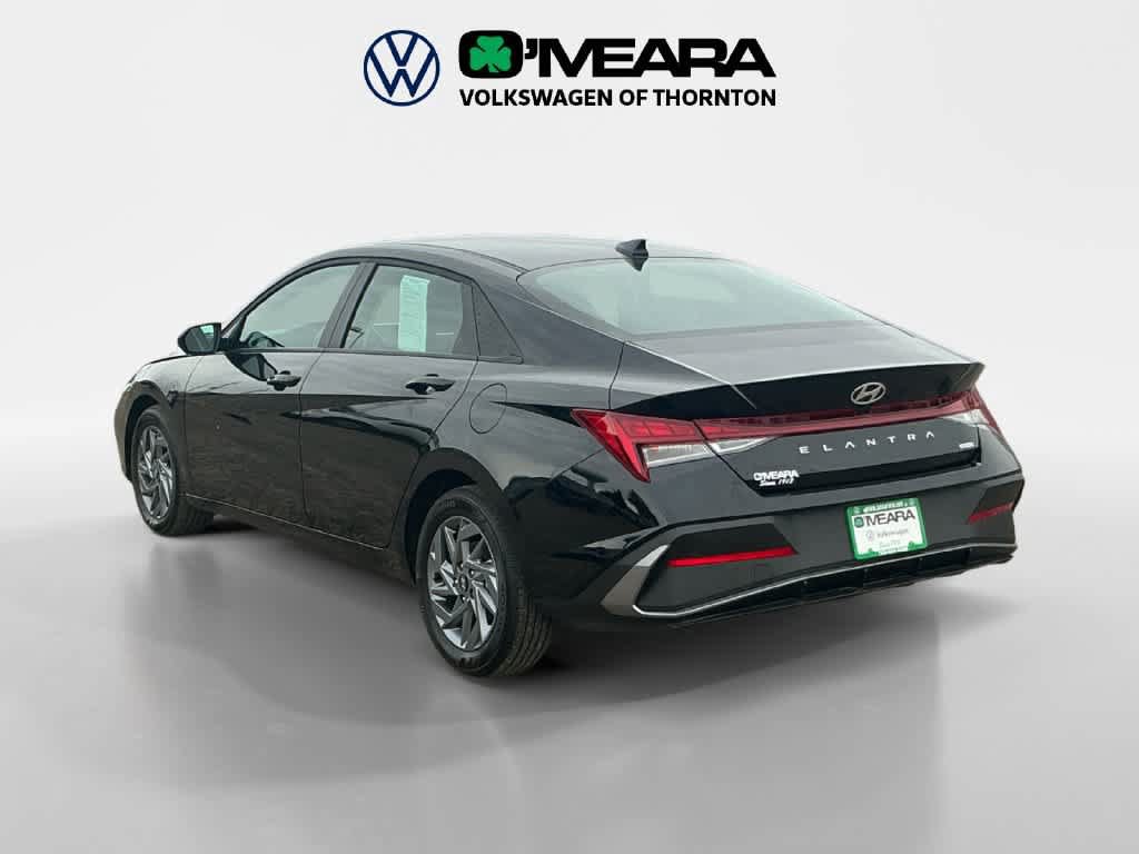 Used 2026 Hyundai Elantra Hybrid FWD image 3