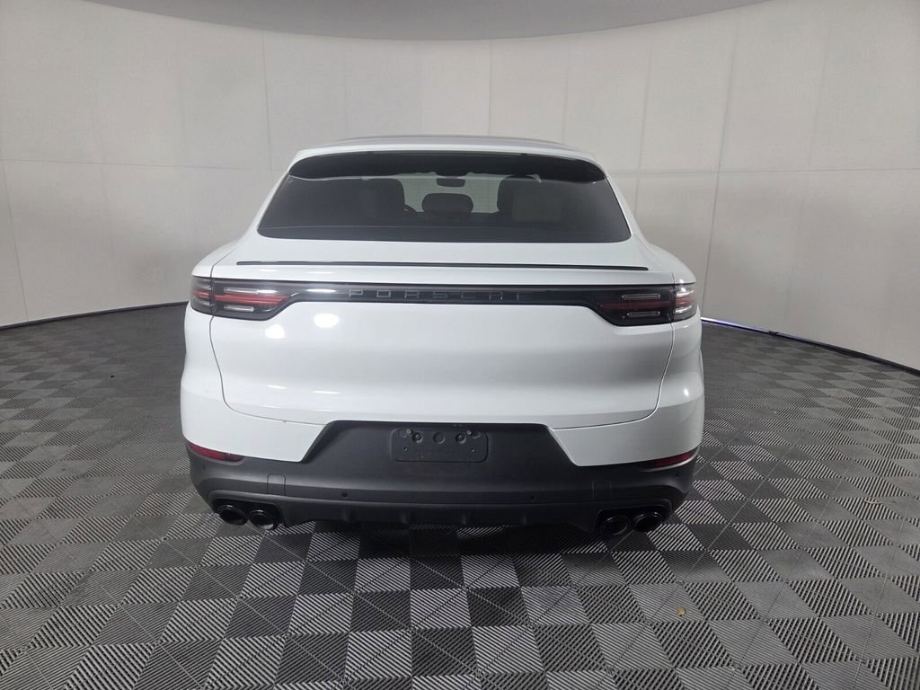 Used 2023 Porsche Cayenne Platinum Edition image 7