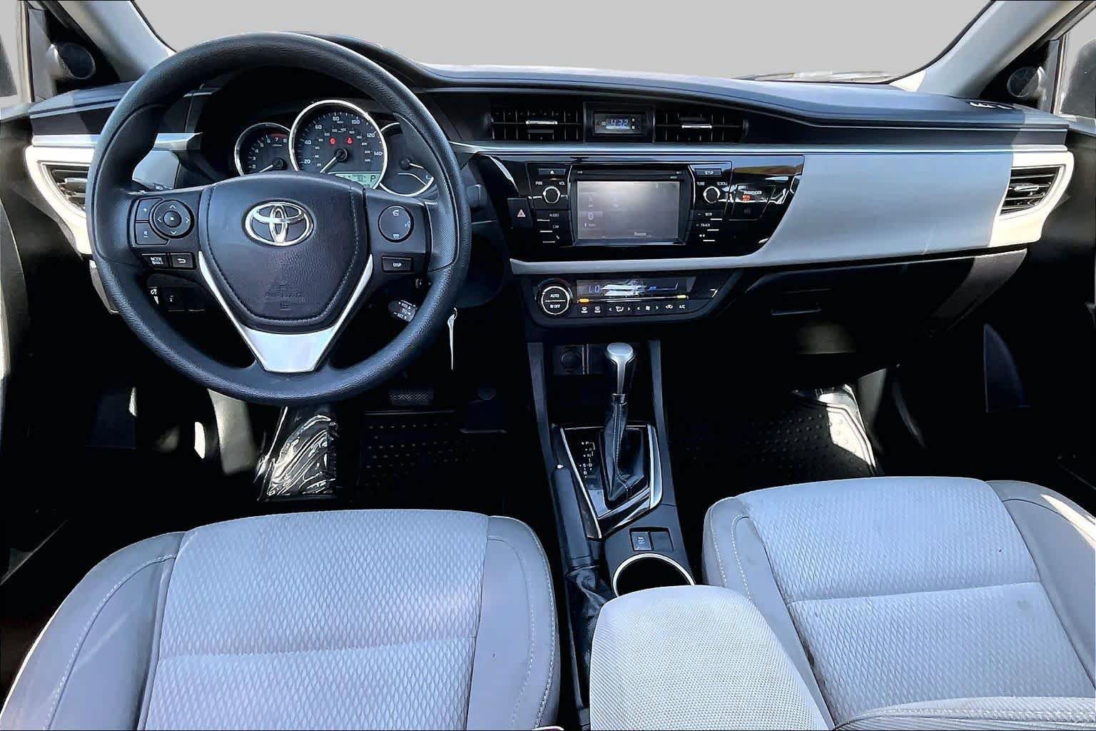 Used 2016 Toyota Corolla LE FWD image 14