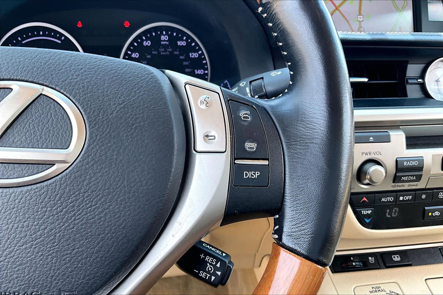 Used 2015 Lexus ES 300h w/ Navigation System Package FWD image 22