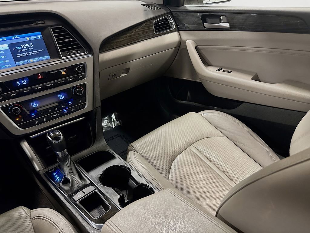 Used 2017 Hyundai Sonata Limited image 28