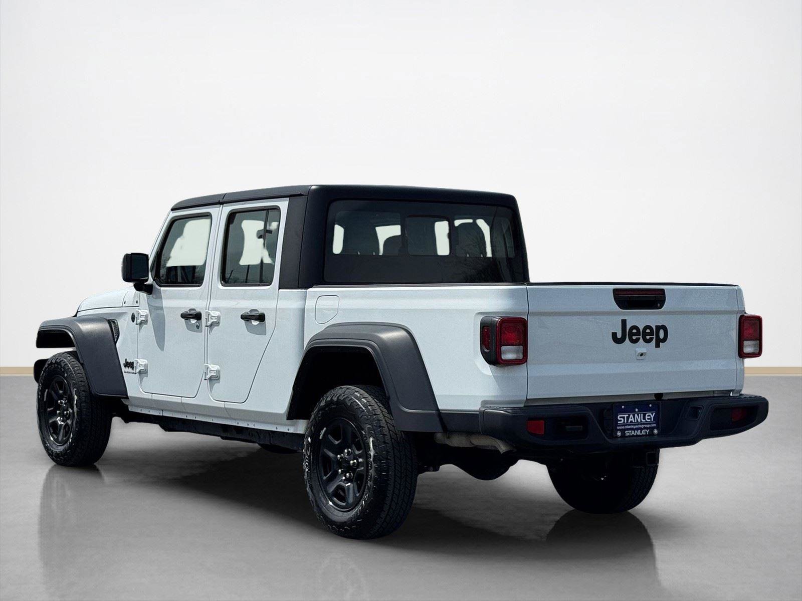 Used 2024 Jeep Gladiator Sport AWD/4WD image 5
