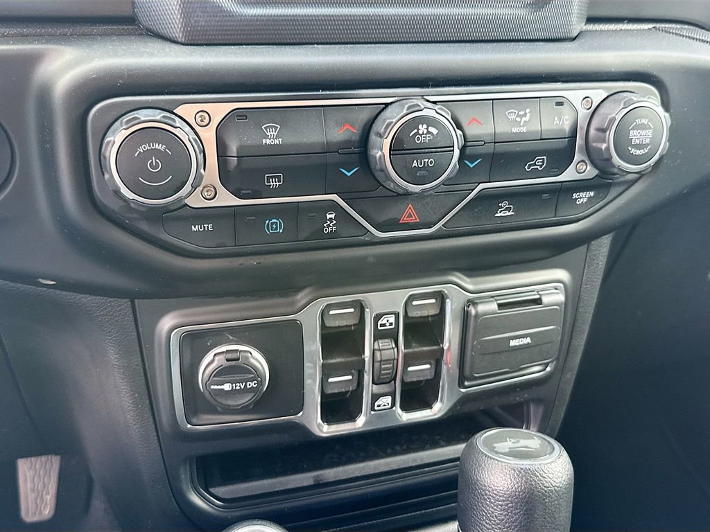 Used 2023 Jeep Wrangler Unlimited image 15