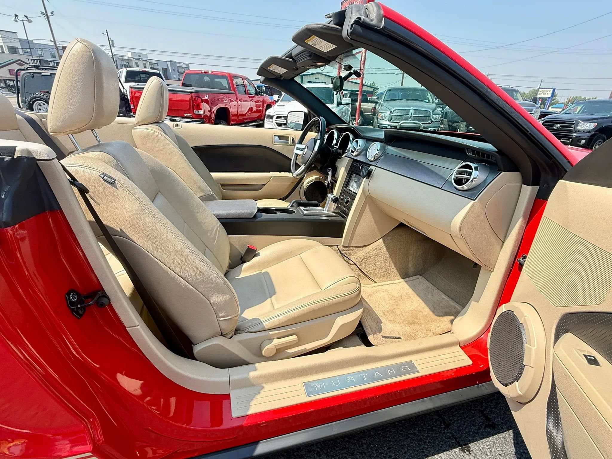 Used 2008 Ford Mustang Convertible RWD image 25