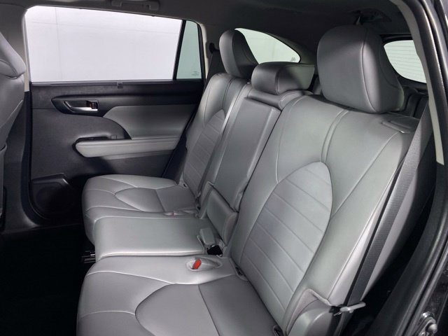 Used 2026 Toyota Highlander XLE AWD/4WD image 16
