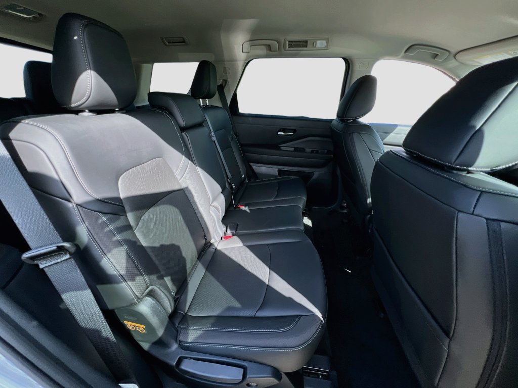 New 2026 Nissan Pathfinder SL FWD image 27