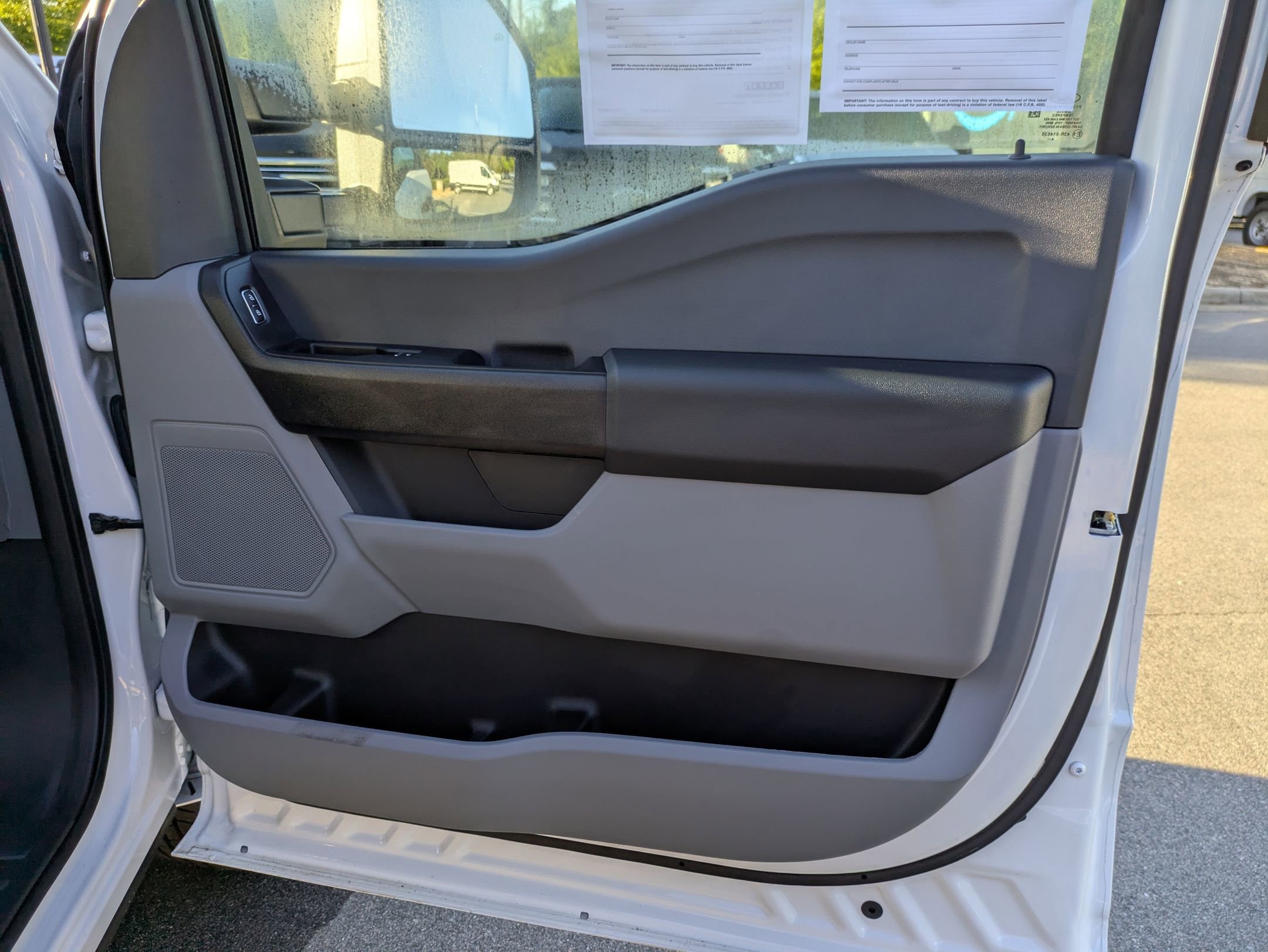 Certified 2025 Ford F250 XLT w/ F-250 >10K GVWR Package image 33