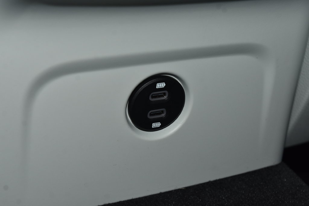 Used 2023 Porsche Macan AWD/4WD image 22