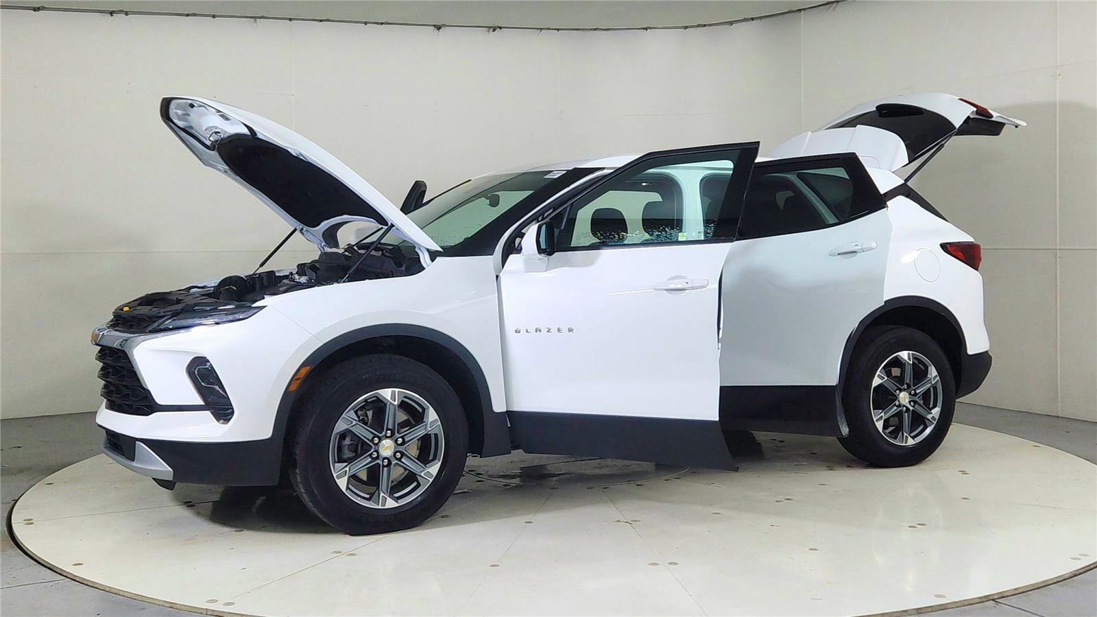 Used 2023 Chevrolet Blazer LT image 10