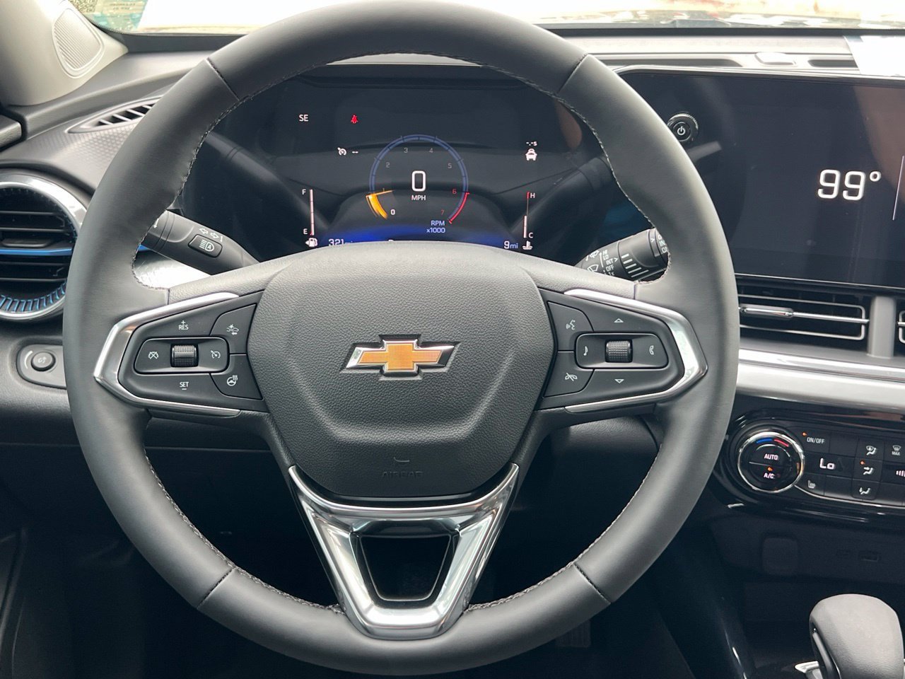New 2026 Chevrolet Trax LT w/ LT Convenience Package FWD image 16
