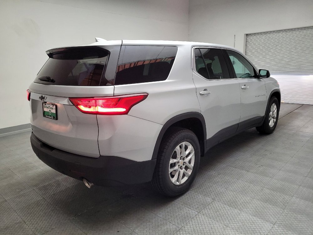 Used 2021 Chevrolet Traverse LS image 9