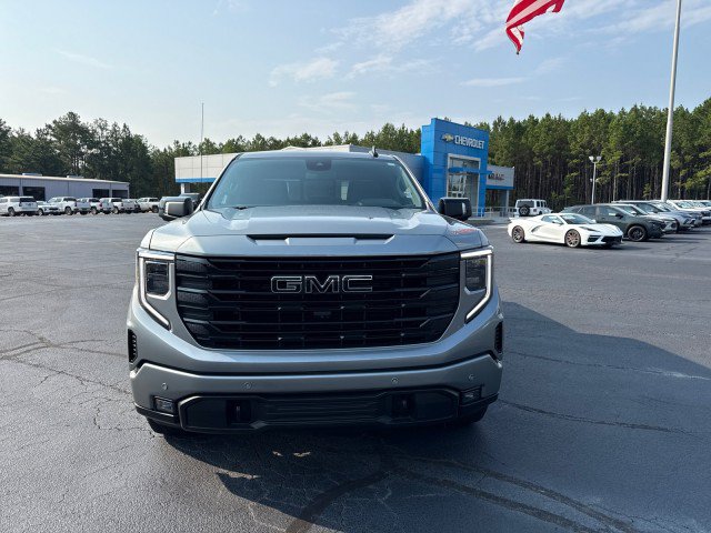 Used 2024 GMC Sierra 1500 Elevation w/ Elevation Premium Package AWD/4WD image 9