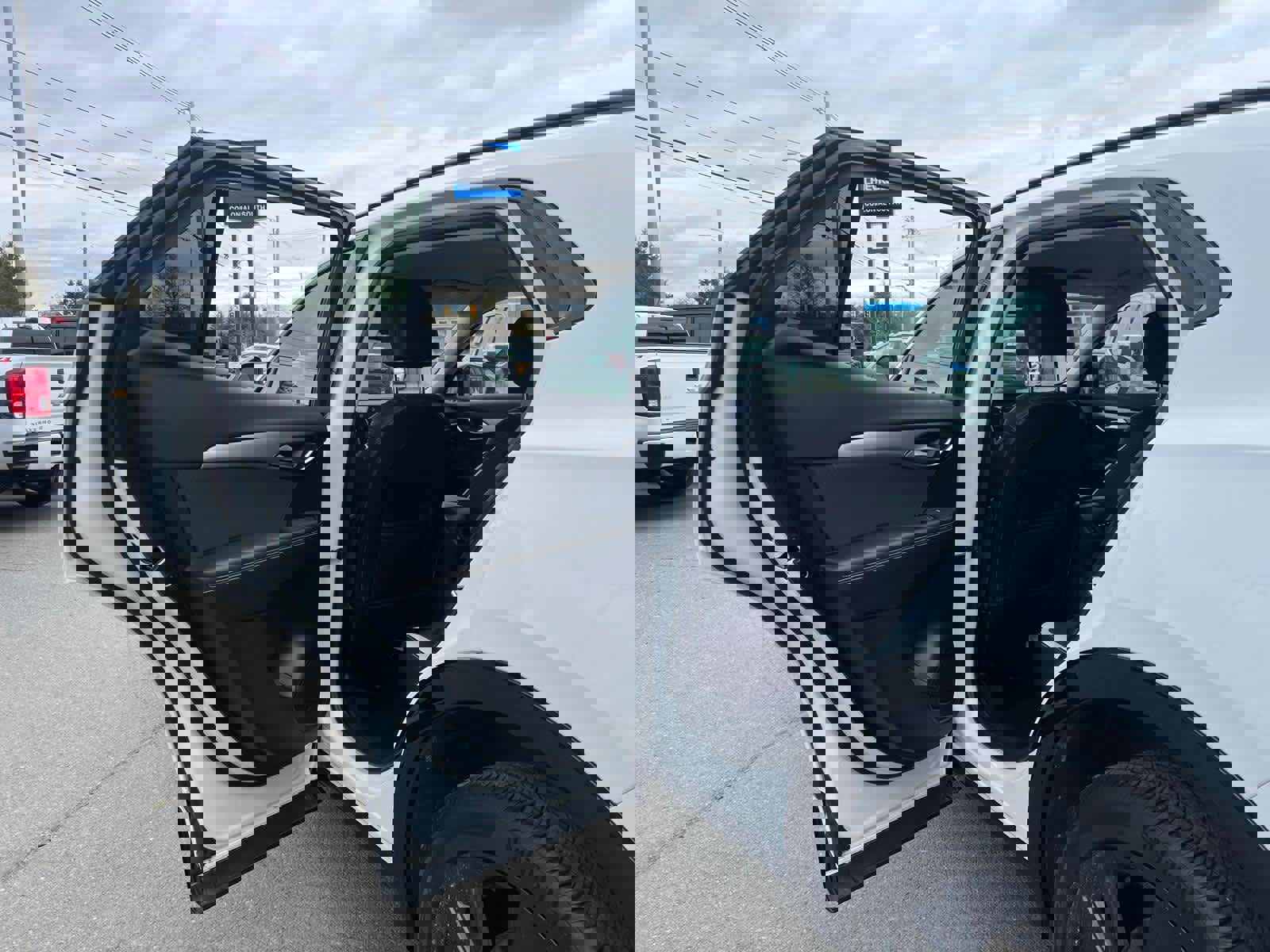 Certified 2025 Buick Envision Sport Touring image 32