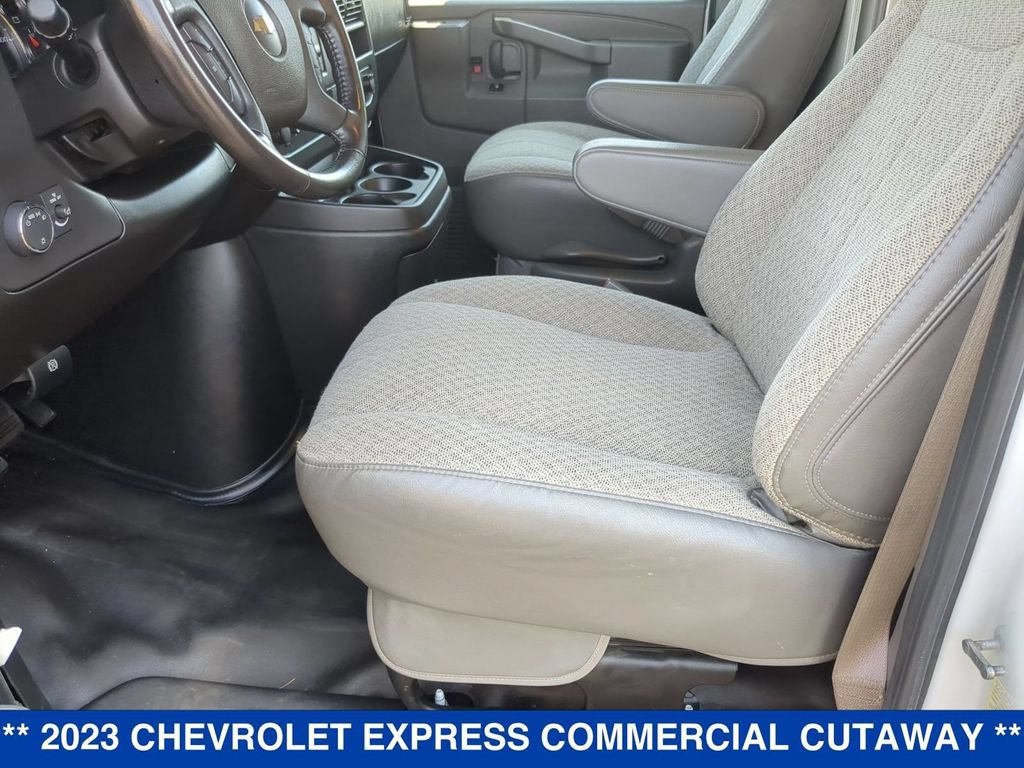 Used 2023 Chevrolet Express 3500 w/ Power Convenience Package RWD image 16
