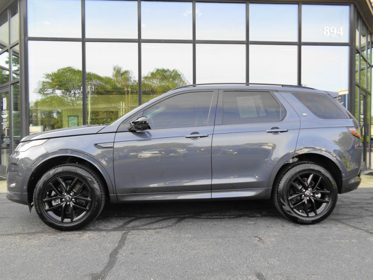 Used 2025 Land Rover Discovery Sport S image 8