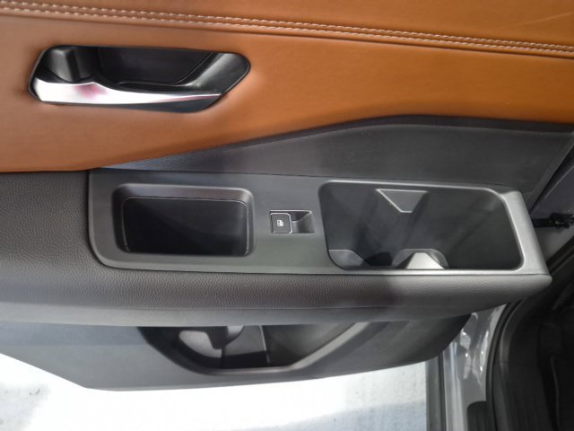 Certified 2025 Nissan Pathfinder Platinum FWD image 20