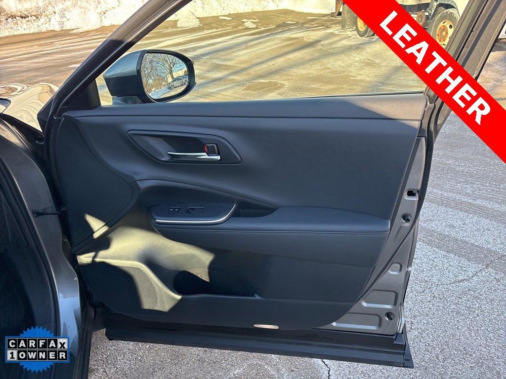 Used 2023 Toyota Crown Limited image 8