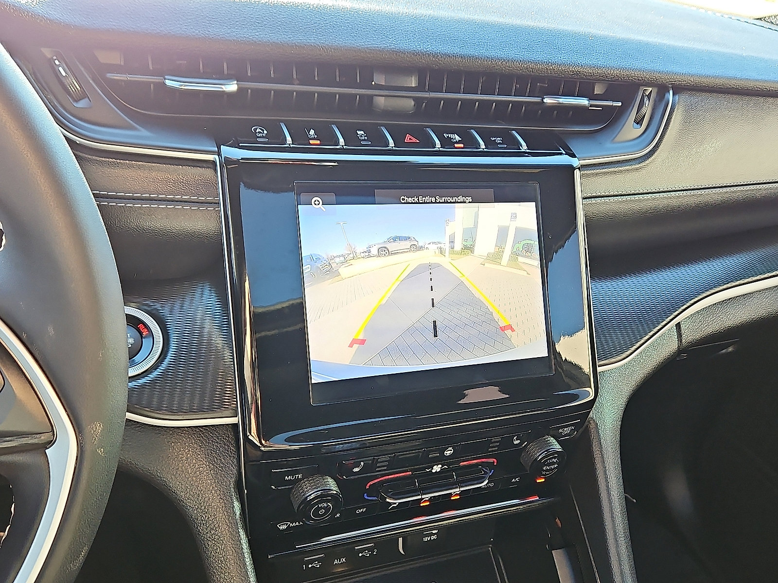 Used 2024 Jeep Grand Cherokee Altitude image 15