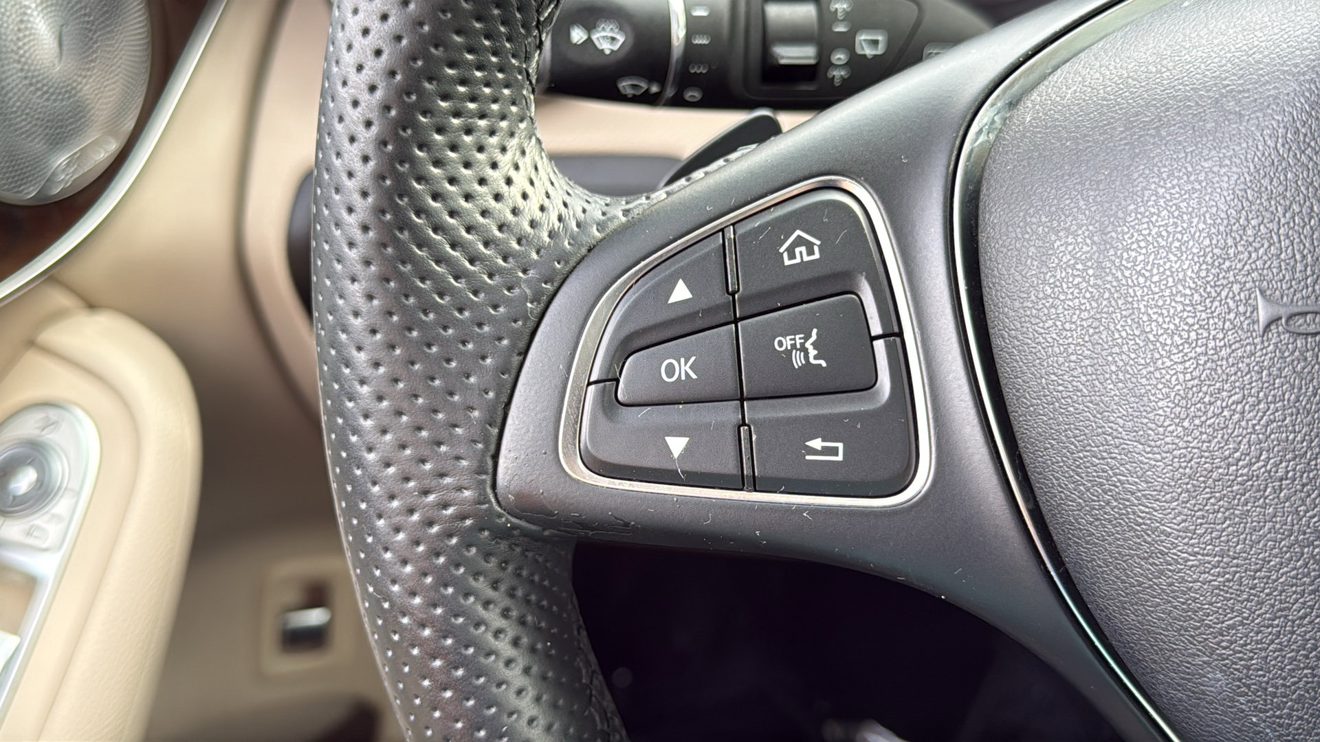 Used 2017 Mercedes-Benz GLC 300 4MATIC image 15