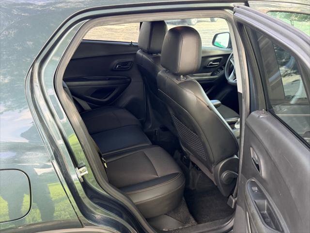 Used 2021 Chevrolet Trax LT w/ Driver Confidence Package AWD/4WD image 18
